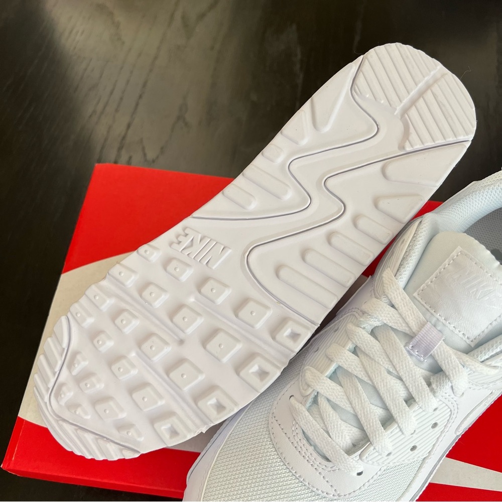 ✔️NIB✔️ NIKE Air Max 90 Recraft Triple White - Picture 5 of 11